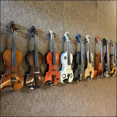 Classe ces instruments du plus petit au plus grand : violoncelle, alto, violon, contrebasse.