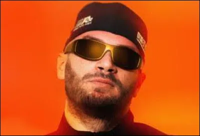 Qui est ce chanteur ?