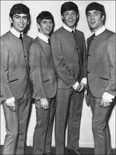 QUATRE - Quel groupe de rock britannique, originaire de Liverpool, était surnommé "The Fab Four" ou encore "les Quatre garçons dans le vent" ?