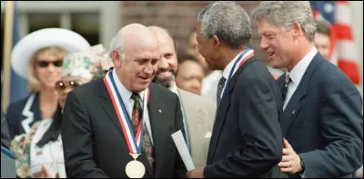 Avec quel compatriote Frederik de Klerk reçoit-il le prix Nobel de la paix ?