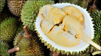 Quel fruit est connu pour son odeur nauséabonde ?