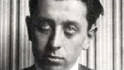 Qui est ce po&egrave;te surr&eacute;aliste, auteur du po&egrave;me ''La Pervenche" ?