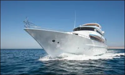 Bâbord est le côté gauche d'un bateau lorsqu'on regarde vers l'avant (la proue).