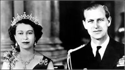 En 1933, dans quel pays est-il parti étudier ?