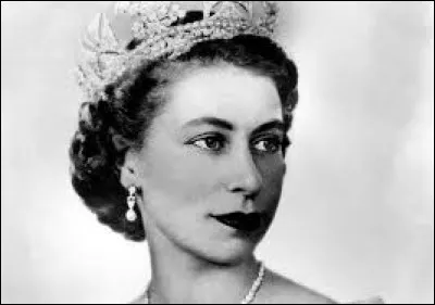 Dans quel pays se trouvait-elle lorsqu'elle a appris le décès de son père ?