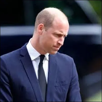 Dans quel pays s'est-il fiancé ?