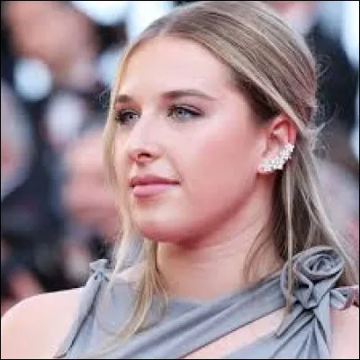 Quelles personnes sont défendues par l'association CAP 48, également soutenue par Helena ?