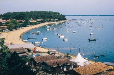Dans quel département se situe le bassin d'Arcachon ?