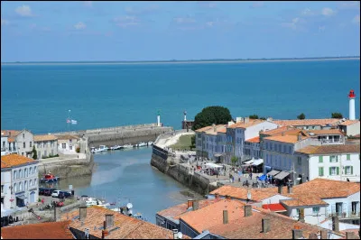 L'île de Ré appartient à quel département ?