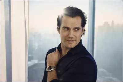 Henry Cavill a tenu cinq fois le rôle de Spiderman dans la série de films éponymes.