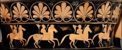 Dans le premier chant de l'Énéide, quelle est la forme des boucliers des Amazones ?