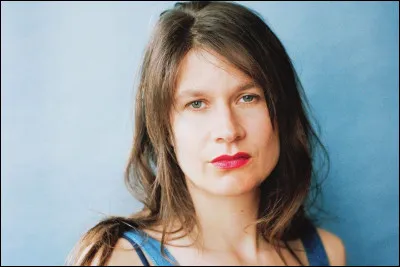 L'image nous montre une artiste connue en tant que...