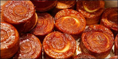 Selon différentes sources, par quel boulanger-pâtissier breton aurait été inventée le kouign-amann ?