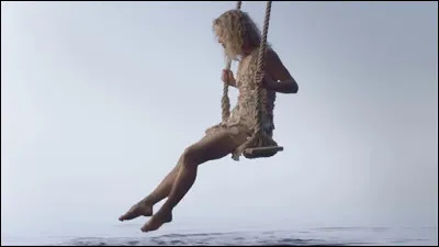 Quelle actrice/ chanteuse, interpr&egrave;te le titre ''Les Piles'' ?