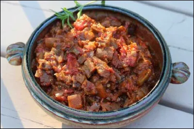 Quel ingrédient n'entre PAS dans la composition de la ''bohémienne'' ?