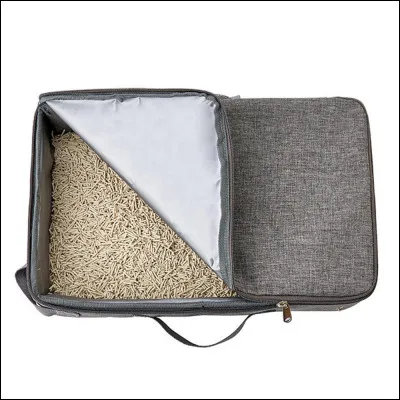 Le chaton commence à suivre sa mère dans le bac à litière à partir de :