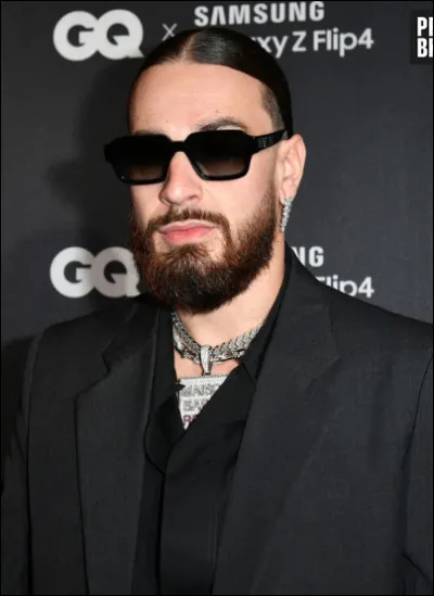 Qui interprète "Fara Fara Gang" ?