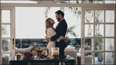 Quelle robe Rafaella finit-elle par choisir pour le gala de Leister Entreprise ?