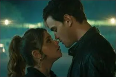 Qui enferme Noah dans une armoire ?