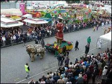 Voici une photo du dfil du 15 aout  Cambrai.