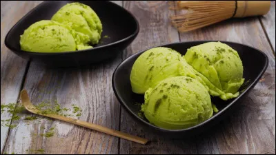 Quelle glace est traditionnellement de couleur verte ?