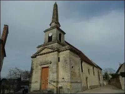 Voici l'église Saint-Rieul, à Eraines. Village de l'ancienne région Basse-Normandie, il se situe dans le département ...