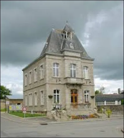 Nous sommes en Bretagne, à Évran. Commune de l'agglomération Dinannaise, sur les bords de la Rances (entre autres), elle se situe dans le département ...