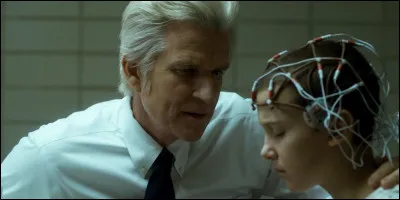 Cet homme se servait d'elle pour...