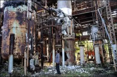 Dans quel pays se produisit la catastrophe de Bhopal dans la nuit du 2 au 3 décembre 1984 ?