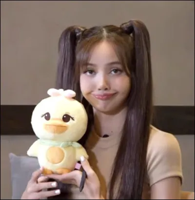 Comment s'appelle sa peluche ?