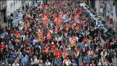Quel Premier ministre français (sous la présidence de Jacques Chirac) a prononcé la phrase : La rue doit s'exprimer, mais ce n'est pas la rue qui gouverne ?