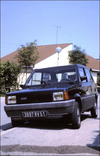 Quel est le nom de ce modèle produit par Fiat de 2003 à 2012 ?