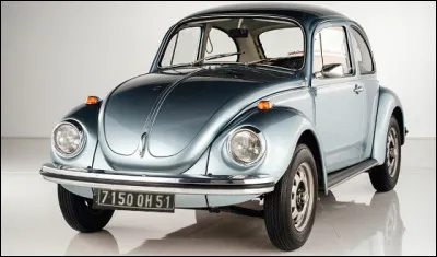 Quel est le nom de ce modèle de Coccinelle produit par Volkswagen de 1970 à 1972 ?