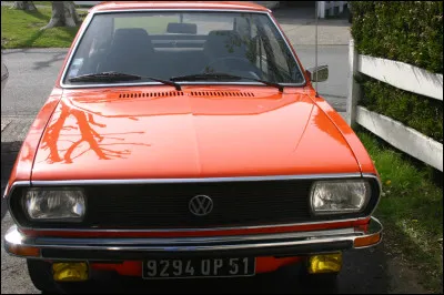 Quel est le nom de ce modèle produit par Volkswagen depuis 1974 ?