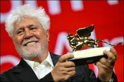 Quelle est la principale récompense attribuée à un film à la Mostra de Venise ?