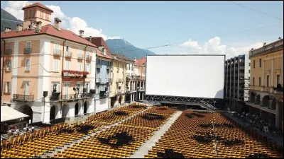 Ce festival ancien, créé en 1946, se déroule dans une ville suisse :