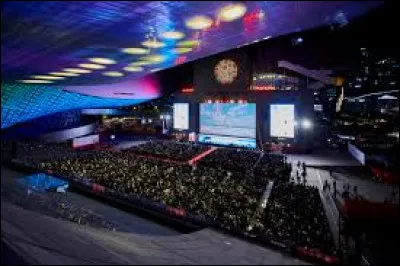 Créé en 1996, il est considéré aujourd'hui comme le plus important festival international du film en Asie : il se déroule à ...