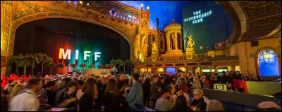 Créé en 1952, ce festival se déroule en août dans une grande ville de l'hémisphère sud ; on y décerne le "People's Choice Award" du meilleur film : c'est à ...