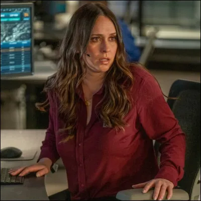 Séries télé : Dans la série "9-1-1", comment se prénomme l'opératrice téléphonique des urgences jouée par Jennifer Love Hewitt ?