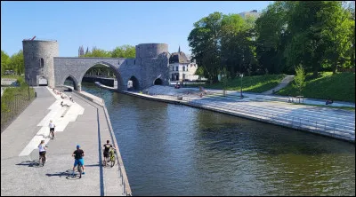 Géographie : Combien de pays l'Escaut traverse-t-il ?