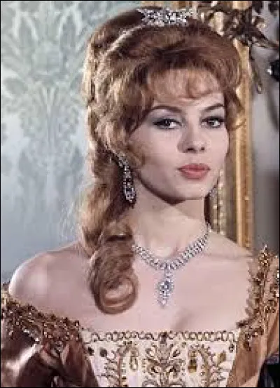 Comment se prénomme la marquise des anges d'après une série de films des années 60 ?