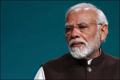 Quel est le positionnement du Premier ministre de lInde, Narendra Modi, sur léchiquier politique ?