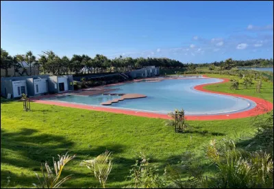 Le parc du Colosse est un parc de loisirs situ&eacute; &agrave; La R&eacute;union. Par quel oc&eacute;an est-il bord&eacute; au nord-est ?