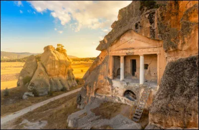 Colosses &eacute;tait une ville antique de Phrygie. Dans quel pays actuel &eacute;tait-elle situ&eacute;e ?
