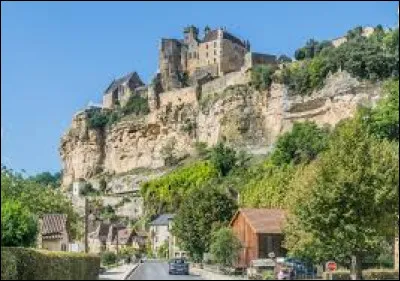 Je vous propose de commencer notre balade dominicale dans le Périgord noir, à Beynac-et-Cazenac. Commune classée parmi les Plus Beaux Villages de France, dans l'aire d'attraction Sarladaise, elle se situe dans le département ...