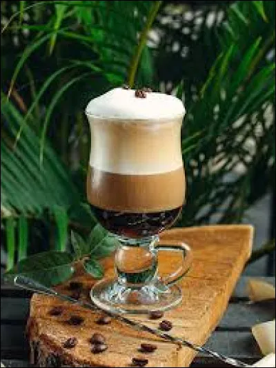 Quel alcool agrémente l'Irish coffee traditionnel ?