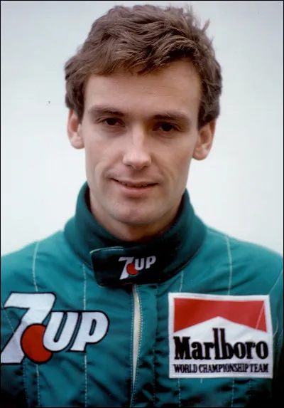 En 1991, ce pilote francophone a eu un différend avec un chauffeur de taxi à Londres. Malheureusement, fraîchement victorieux aux 24 Heures du Mans, il sera incarcéré, ce qui permettra à Michael Schumacher de participer à son premier Grand Prix. Quel pilote est associé à cette histoire ?