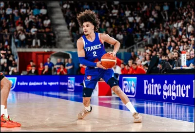 Nadir Hifi, jeune arrière de 23 ans, connaîtra également sa première grande compétition avec l'équipe de France cet été. Avec quel club a-t-il été champion de France en 2025 ?