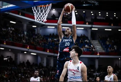 Jeune pivot de 20 ans, Alexandre Sarr fait ses débuts en équipe de France cette année. Quelle franchise NBA a-t-il rejoint en 2024 ?