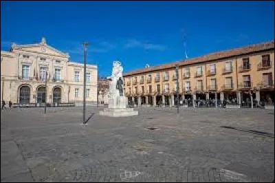 Quelle est cette ville de 75 000 habitants, située à 750 m d'altitude sur le plateau castillan, entre Valladolid et Burgos ?